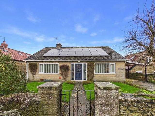 2 bedroom detached bungalow for sale