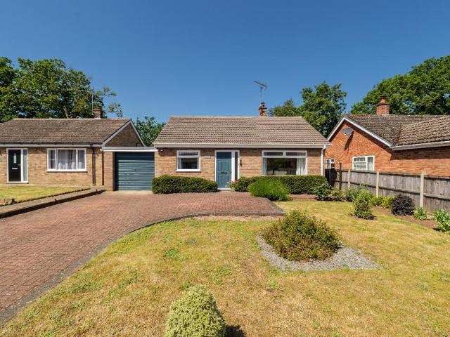 2 bedroom detached bungalow for sale