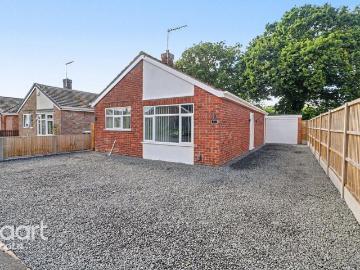 2 bedroom detached bungalow for sale