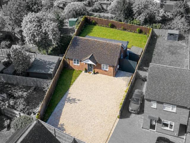 2 bedroom detached bungalow for sale