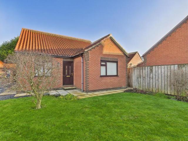 2 bedroom detached bungalow for sale