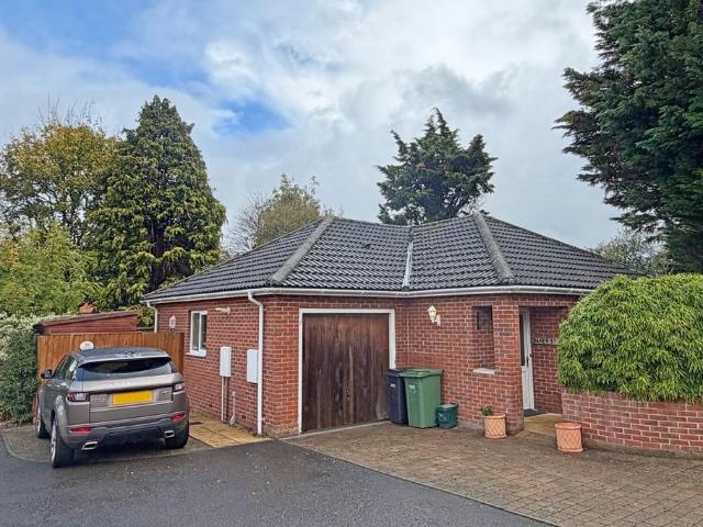 2 bedroom detached bungalow for sale