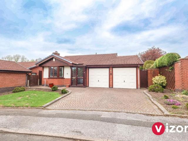 2 bedroom detached bungalow for sale