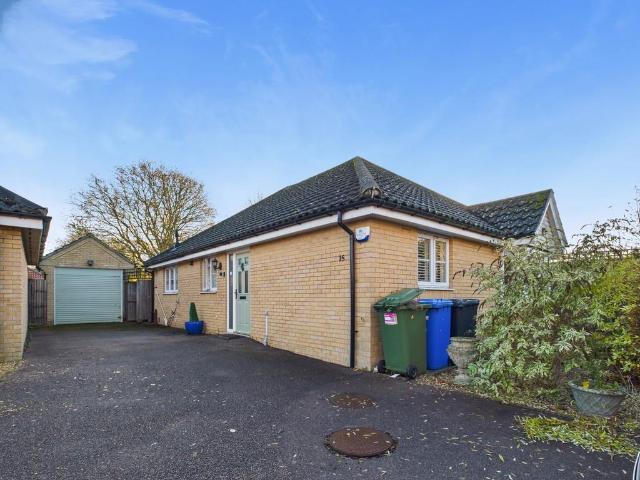 2 bedroom detached bungalow for sale