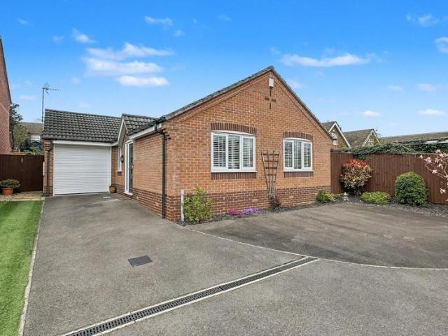 2 bedroom detached bungalow for sale