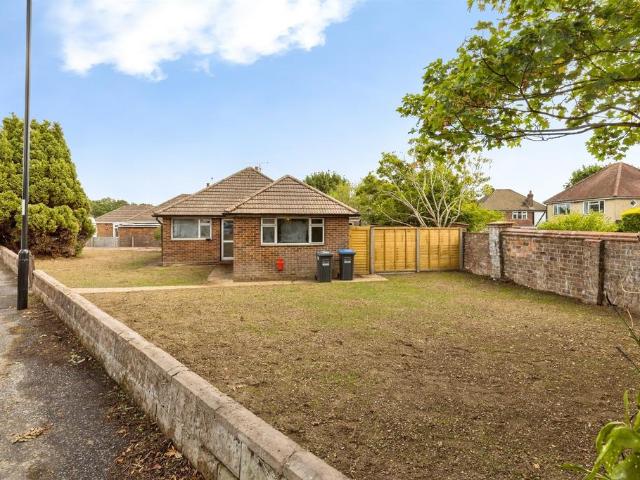 2 bedroom detached bungalow for sale