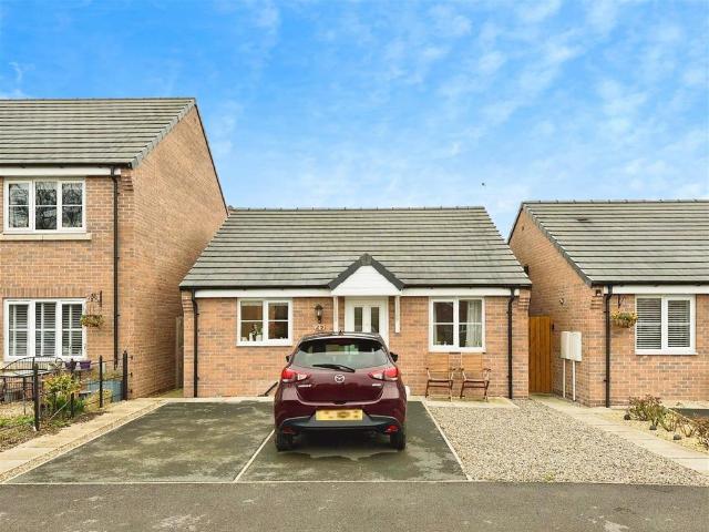 2 bedroom detached bungalow for sale
