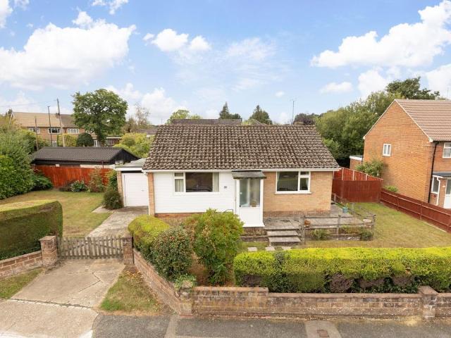 2 bedroom detached bungalow for sale