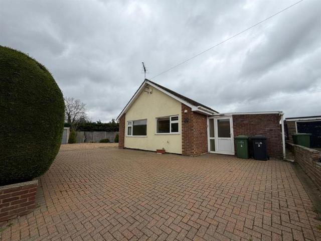 2 bedroom detached bungalow for sale