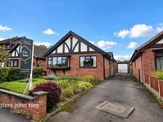 2 bedroom detached bungalow for sale