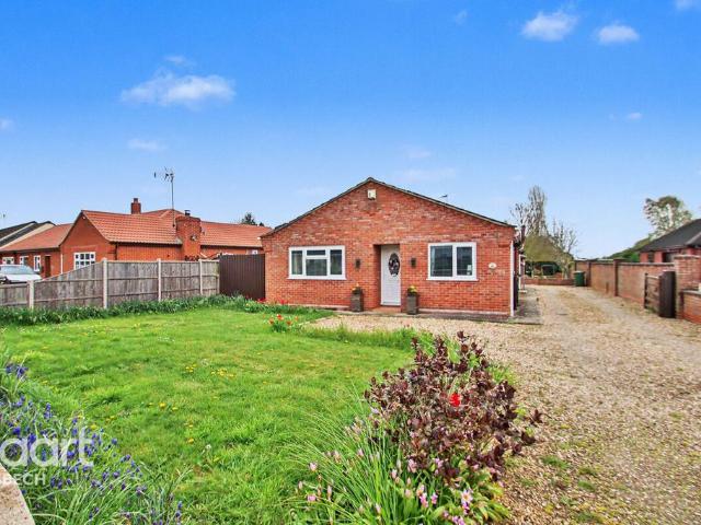 2 bedroom detached bungalow for sale