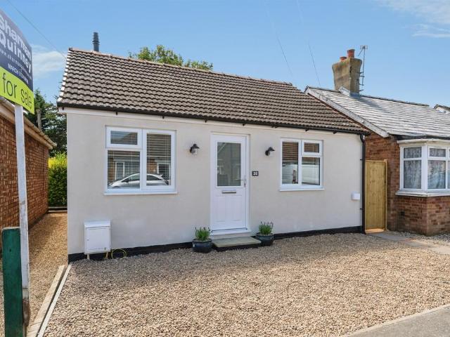 2 bedroom detached bungalow for sale