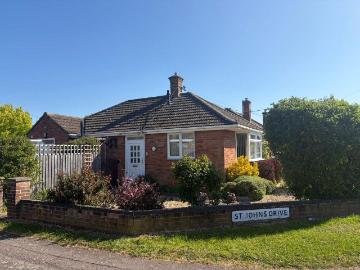 2 bedroom detached bungalow for sale