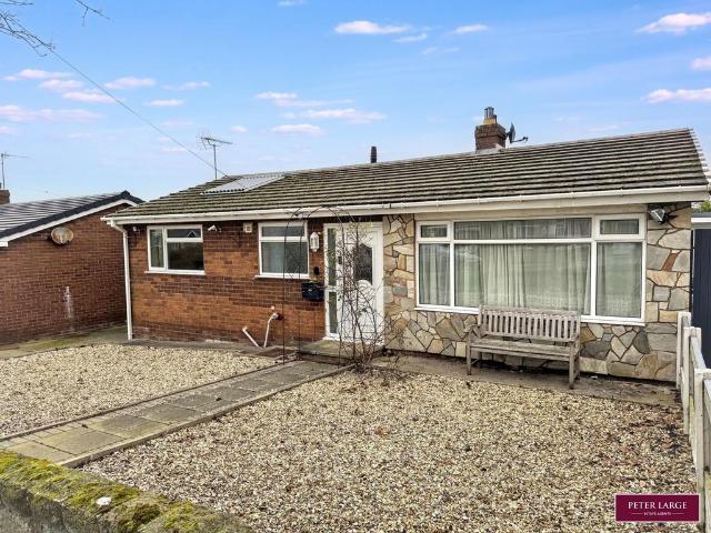 2 bedroom detached bungalow for sale