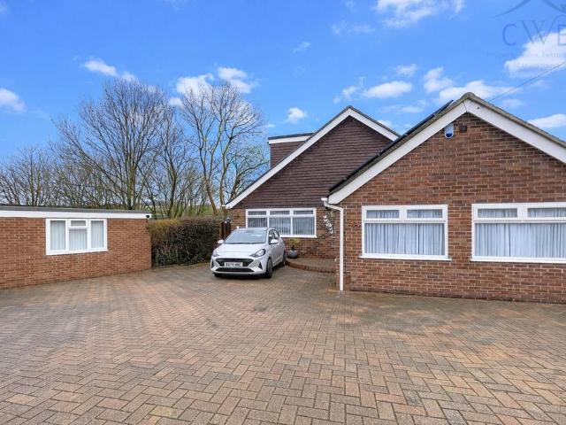 2 bedroom detached bungalow for sale