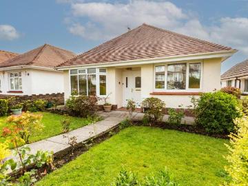 2 bedroom detached bungalow for sale