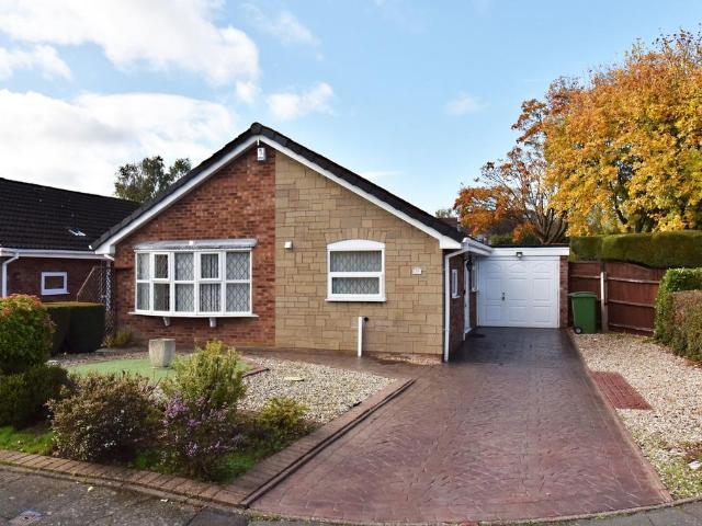 2 bedroom detached bungalow for sale