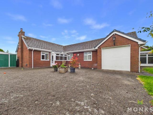 2 bedroom detached bungalow for sale