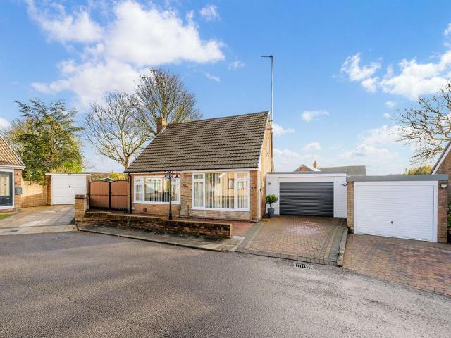 2 bedroom detached bungalow for sale