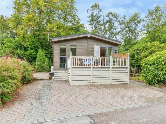 2 bedroom detached bungalow for sale
