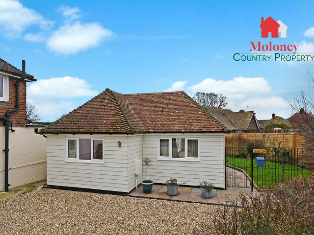 2 bedroom detached house for sale