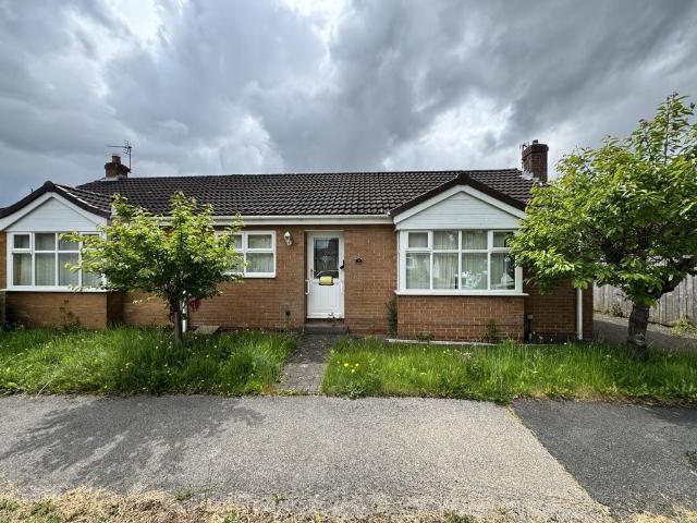 2 bedroom detached bungalow for sale