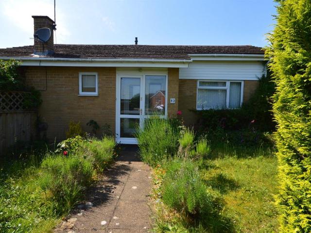 2 bedroom detached bungalow for sale