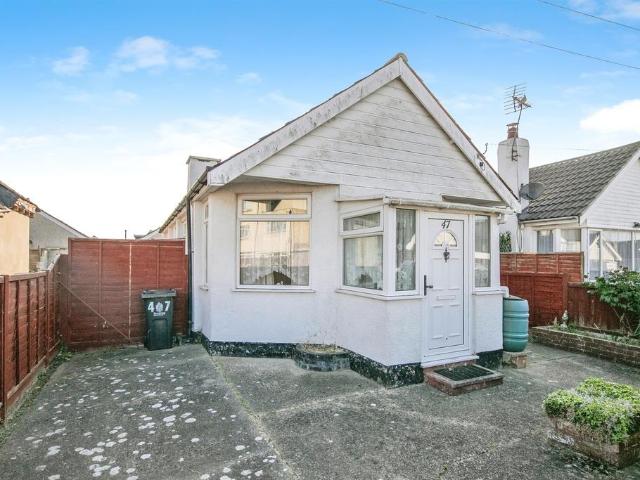 2 bedroom detached bungalow for sale