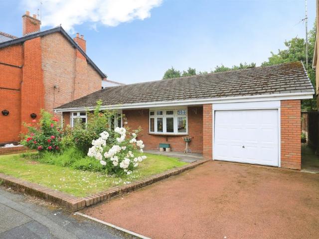 2 bedroom detached bungalow for sale