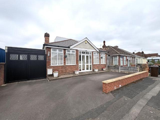 2 bedroom detached bungalow for sale