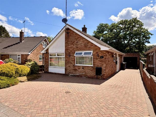 2 bedroom detached bungalow for sale