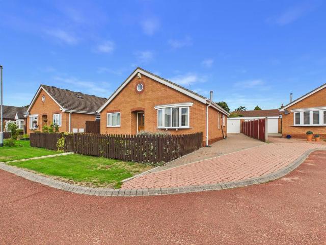 2 bedroom detached bungalow for sale