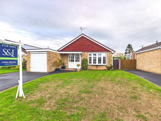 2 bedroom detached bungalow for sale