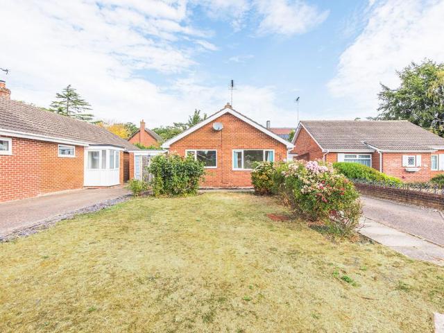 2 bedroom detached bungalow for sale
