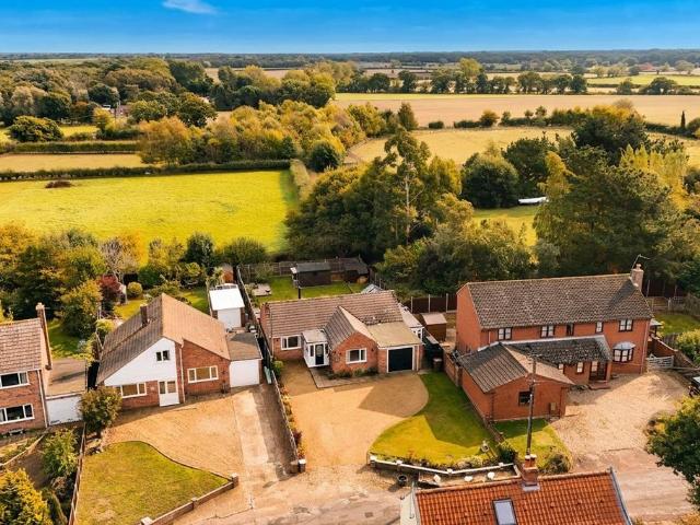 2 bedroom detached bungalow for sale