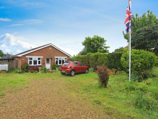 2 bedroom detached bungalow for sale