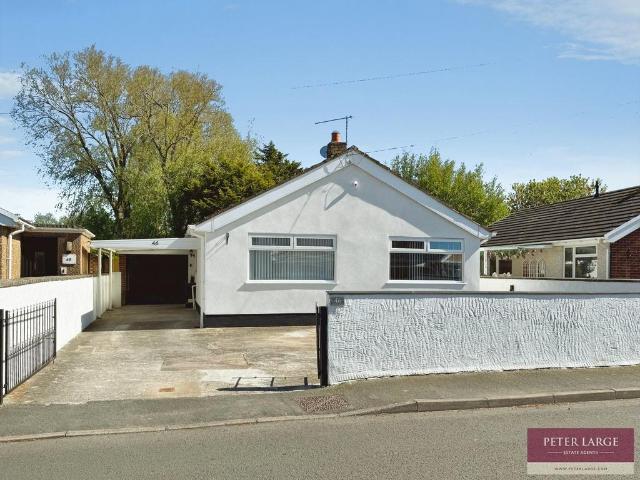 2 bedroom detached bungalow for sale