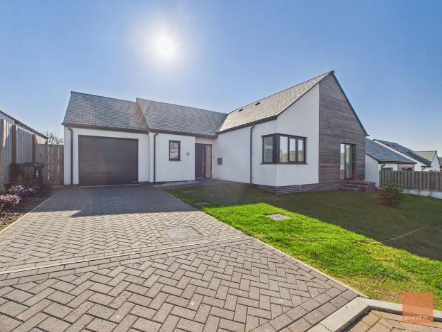 2 bedroom detached bungalow for sale