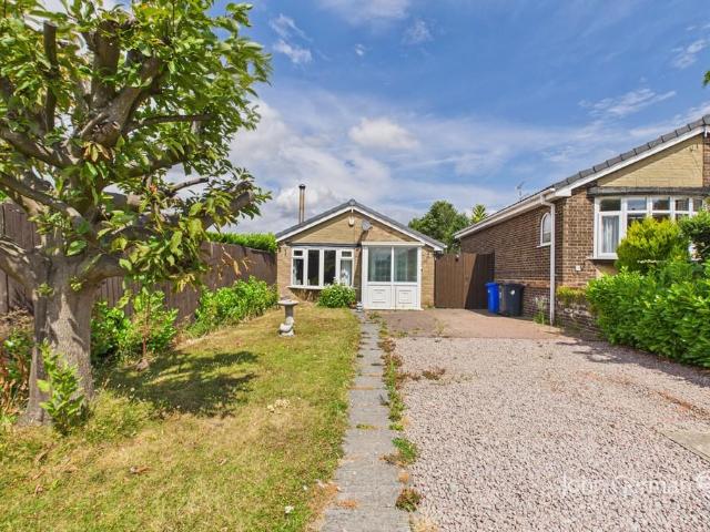 2 bedroom detached bungalow for sale