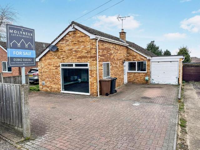 2 bedroom detached bungalow for sale