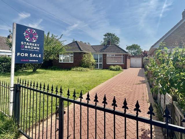 2 bedroom detached bungalow for sale