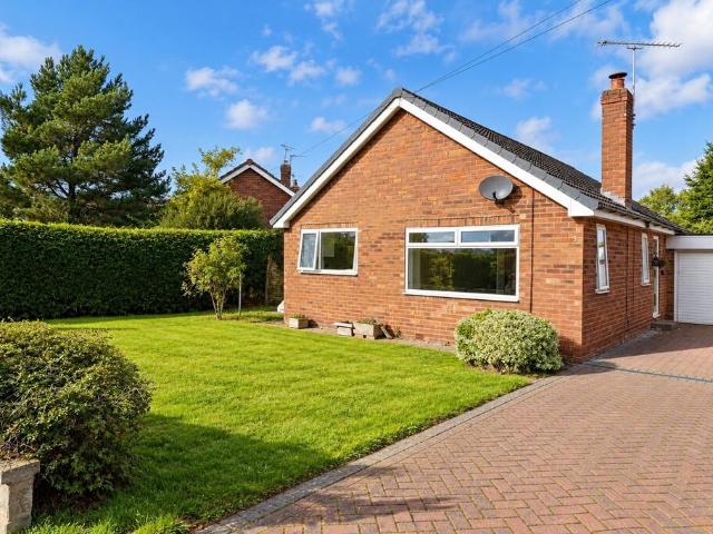 2 bedroom detached bungalow for sale