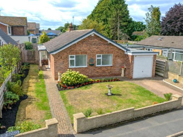 2 bedroom detached bungalow for sale
