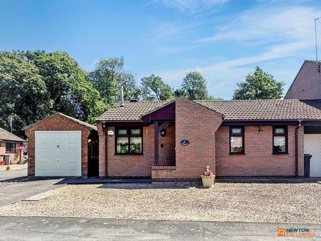 2 bedroom detached bungalow for sale