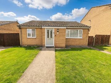 2 bedroom detached bungalow for sale