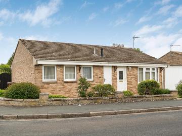 2 bedroom detached bungalow for sale