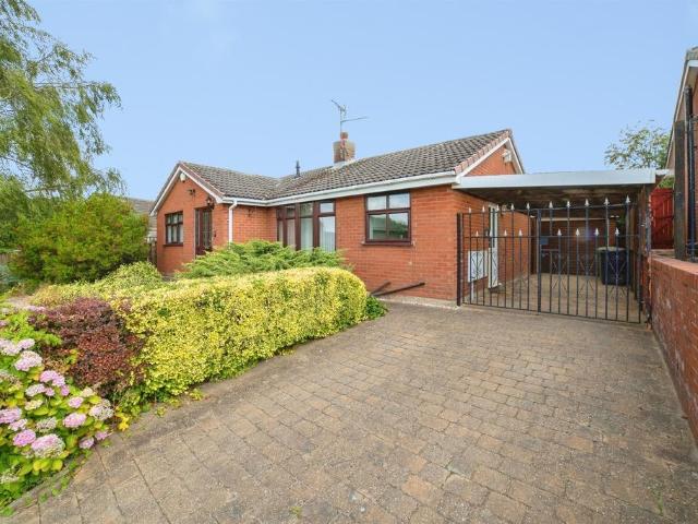 2 bedroom detached bungalow for sale