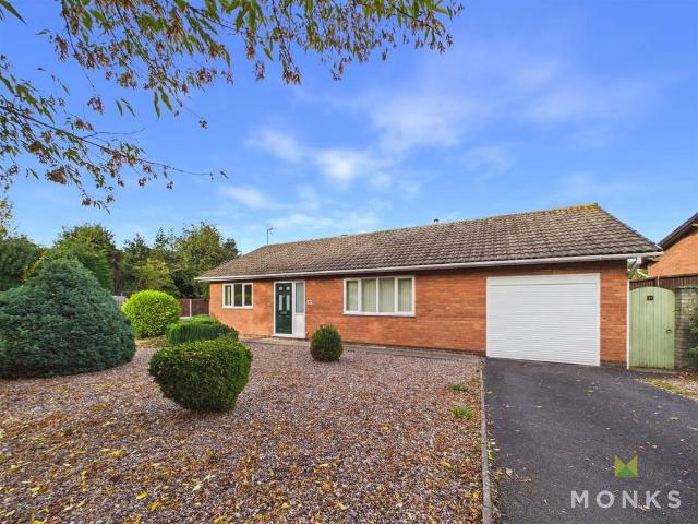 2 bedroom detached bungalow for sale