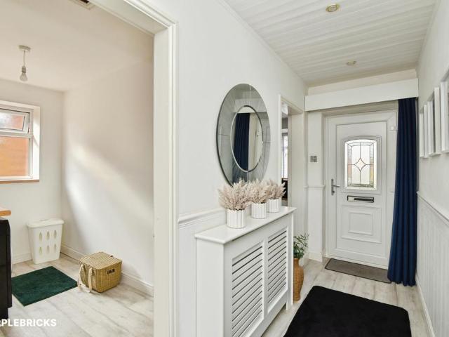 2 bedroom detached bungalow for sale