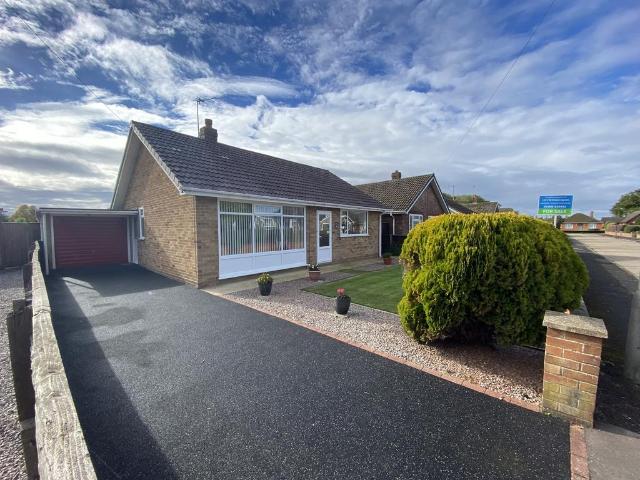2 bedroom detached bungalow for sale